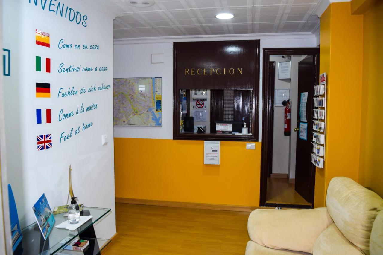 Pension Waksman Valencia Buitenkant foto