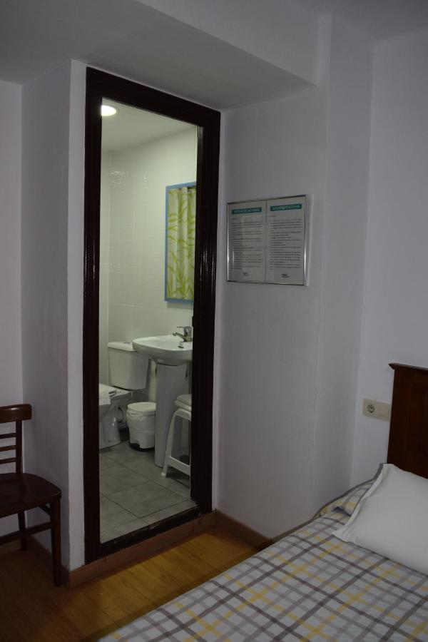 Pension Waksman Valencia Buitenkant foto